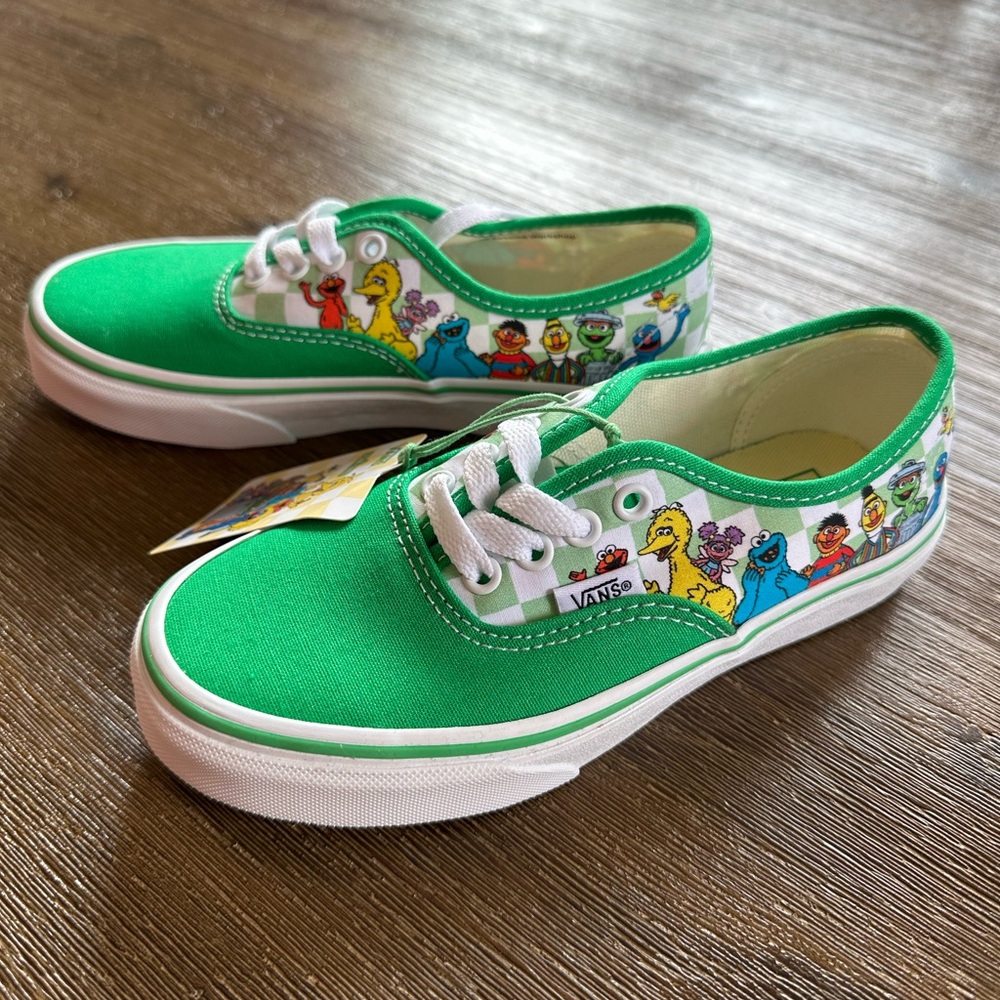 NWT Vans Sesame Street Kids Sneakers Shoes size 1.5